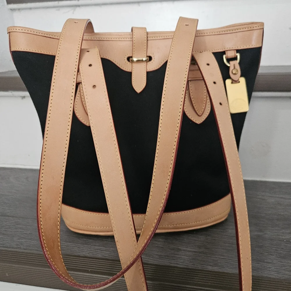Vintage Dooney & Bourke Cabriolet Bucket Tote Bag GUC
